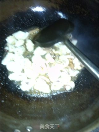 荷兰豆炒鲜鱿的做法步骤：9