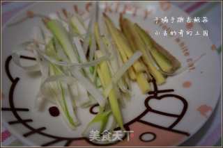 干煸手撕杏鲍菇的做法步骤：2