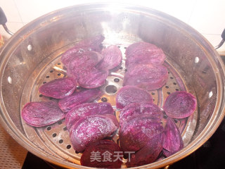 紫薯黑芝麻吐司的做法步骤：1
