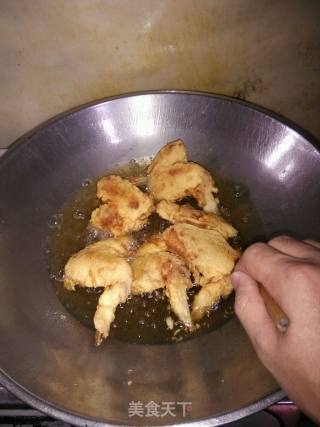 蒜香油炸鸡翅的做法步骤：6
