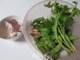 荷兰豆炒肉的做法步骤：1