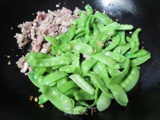 荷兰豆炒肉的做法步骤：7