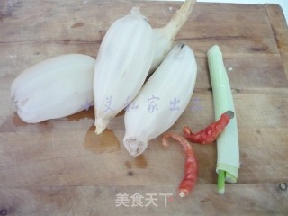 酸辣藕丁的做法步骤：1