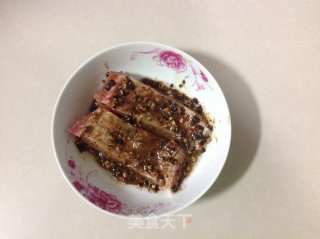 蒜蓉豆豉蒸鲩鱼腩的做法步骤：3
