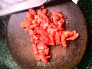 番茄鸡蛋面 宝宝的营养午餐的做法步骤：2
