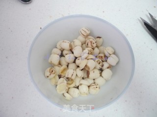 百合银耳莲子汤的做法步骤：3