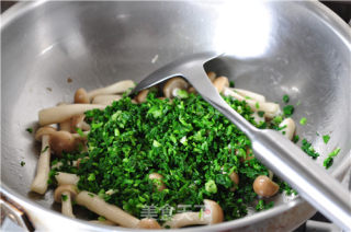 荠菜蟹菇豆腐羹的做法步骤：9