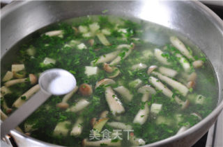 荠菜蟹菇豆腐羹的做法步骤：12