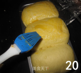 土豆家的第一个吐司----【经典奶香吐司】详细图解过程的做法步骤：19