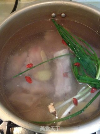 黄芪肉骨猪蹄的做法步骤：4