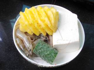 菠萝咕噜豆腐的做法步骤：1