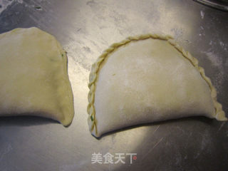 三鲜馅的韭菜盒子的做法步骤：11
