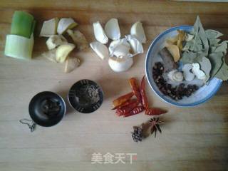五香卤凤爪的做法步骤：2