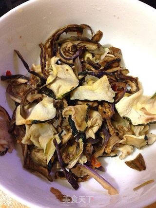 家的味道:蒜苗干菜末的做法步骤：3
