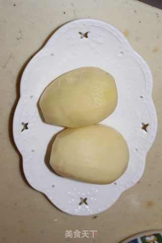 土豆饼的做法步骤：1