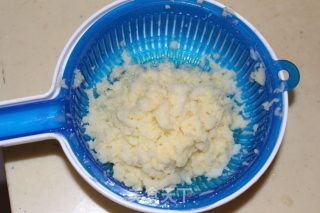 土豆饼的做法步骤：3