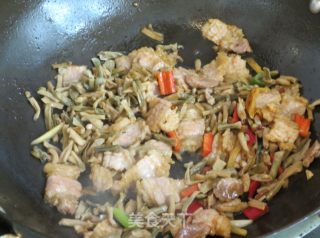仆豆角小炒肉的做法步骤：4