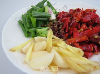 辣子鸡的做法步骤：2