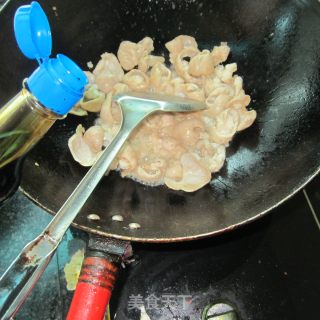 板粟炒生肠的做法步骤：3