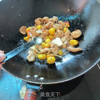 板粟炒生肠的做法步骤：7