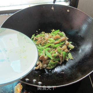 青椒蛙肉的做法步骤：10