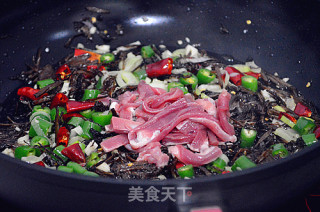 【梅干菜快炒土豆丝】的做法步骤：6