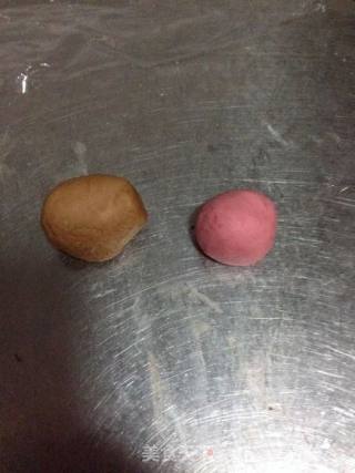 小猪包子的做法步骤：1