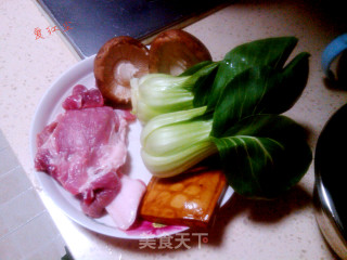 青菜香菇肉包的做法步骤：1