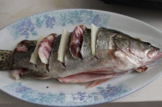 中式蒸鳜鱼春蔬绸带面的做法步骤：5
