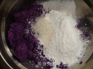 紫薯小麻球的做法步骤：3