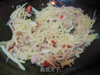家常菜——土豆丝炒肉的做法步骤：8