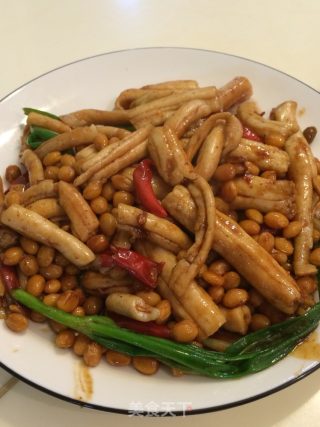 牛骨髓黄豆烧蒜子的做法步骤：2