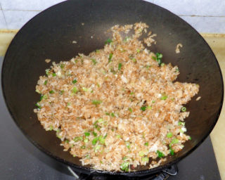 酱油炒饭的做法步骤：7