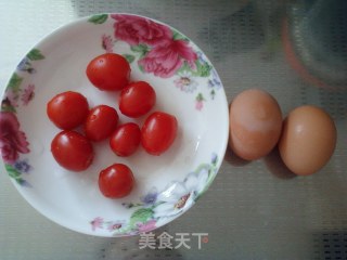 小番茄煎蛋饼的做法步骤：1
