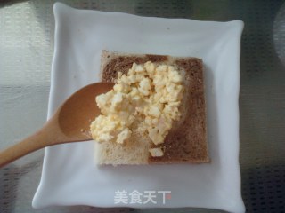 草莓鸡蛋三明治的做法步骤：9