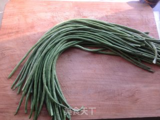 肉末豆角橄榄菜的做法步骤：1