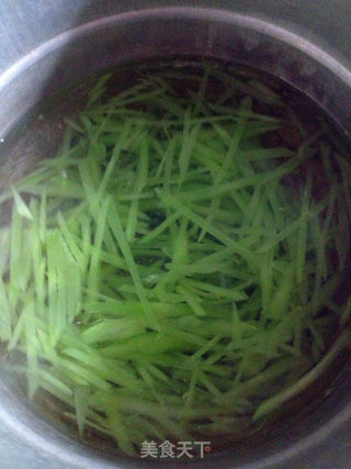 酱炒莴苣肉丝的做法步骤：2
