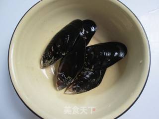 蒜蓉蒸贻贝的做法步骤：2