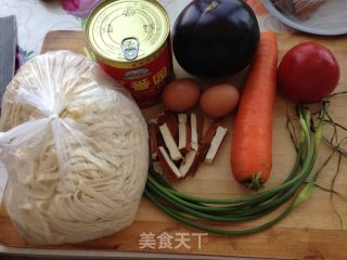 番茄煎蛋面的做法步骤：1