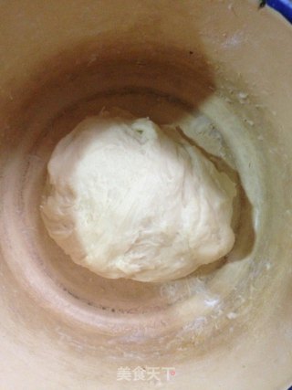 人气零食自己做——家常金丝肉松饼的做法步骤：1