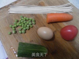 彩蔬拌面的做法步骤：1