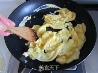 韭黄炒鸡蛋的做法步骤：4
