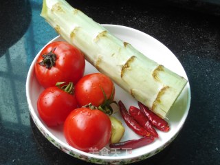 莴笋拌番茄的做法步骤：1