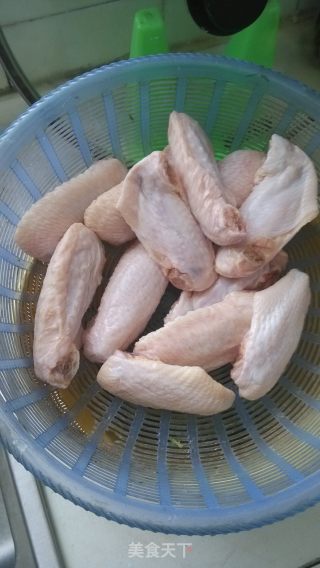 奥尔良烤鸡翅的做法步骤：1