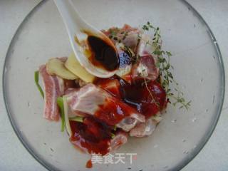 酸甜可口---果味烤蜜排的做法步骤：2