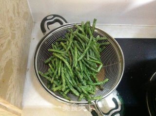 蒜香长豆角的做法步骤：4
