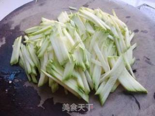 榄菜炒小瓜的做法步骤：1
