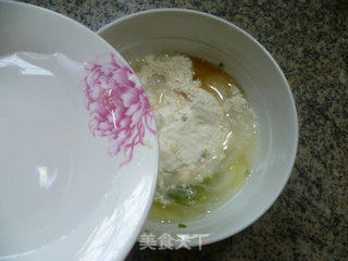 香椿鸡蛋饼的做法步骤：7