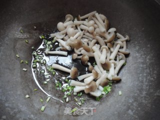 炝双菇的做法步骤：7