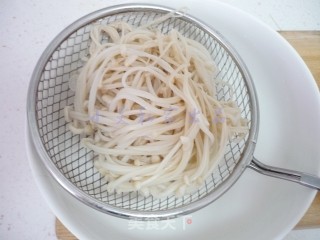 金针拌海蜇的做法步骤：3